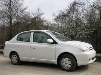 2005 Toyota Vitz Pictures