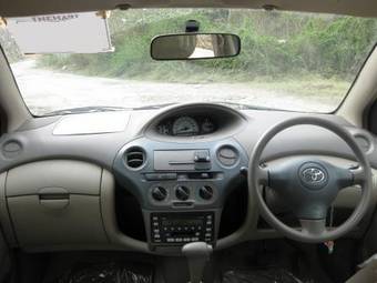 2005 Toyota Vitz Pictures