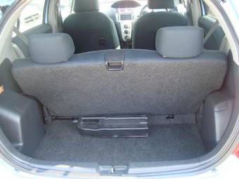 2005 Toyota Vitz Pictures