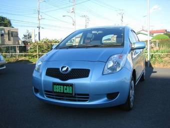 2005 Toyota Vitz Photos