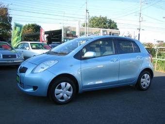 2005 Toyota Vitz Pictures