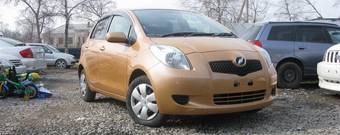 2005 Toyota Vitz Pictures