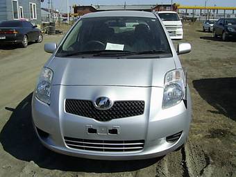 2005 Toyota Vitz Pictures