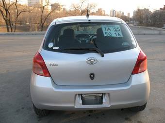 2005 Toyota Vitz Pictures
