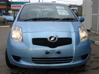 2005 Toyota Vitz Pictures