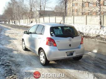 2005 Toyota Vitz Photos