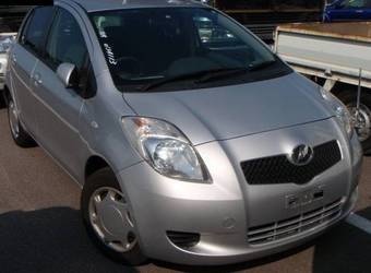 2005 Toyota Vitz Photos