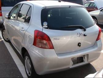 2005 Toyota Vitz Pictures