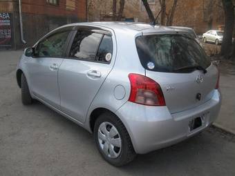 2005 Toyota Vitz Images