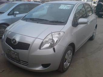 2005 Toyota Vitz Pictures