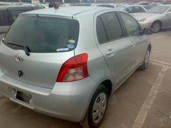 2005 Toyota Vitz Pictures