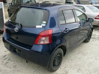 2005 Toyota Vitz Pics