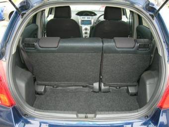 2005 Toyota Vitz Pictures