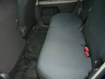 2005 Toyota Vitz Photos