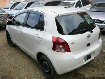 2005 Toyota Vitz Pictures