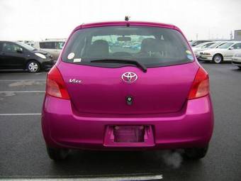 2005 Toyota Vitz Photos