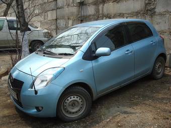 2005 Toyota Vitz Pictures