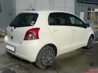 2005 Toyota Vitz Pictures