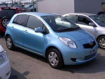 2005 Toyota Vitz Images