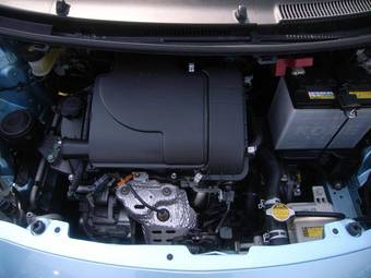 2005 Toyota Vitz Photos