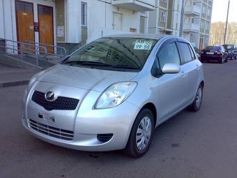 2005 Toyota Vitz Pictures