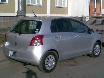 2005 Toyota Vitz Pictures