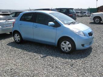 2005 Toyota Vitz Pictures