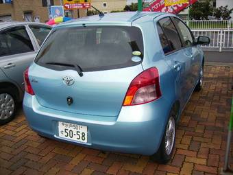 2005 Toyota Vitz Photos