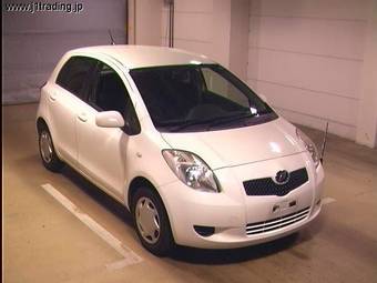 2005 Toyota Vitz Pics