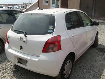 2005 Toyota Vitz Pictures