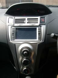 2005 Toyota Vitz Pictures