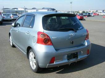 2005 Toyota Vitz Pictures