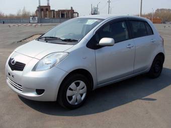 2005 Toyota Vitz Pictures