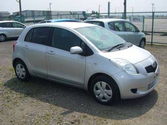 2005 Toyota Vitz Pictures