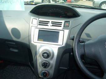 2005 Toyota Vitz Pictures