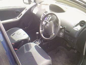 2005 Toyota Vitz Pictures