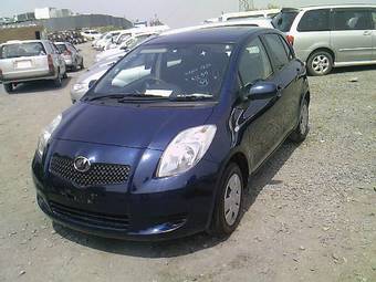 2005 Toyota Vitz Wallpapers
