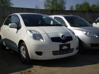 2005 Toyota Vitz Wallpapers