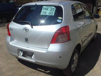 2005 Toyota Vitz Photos