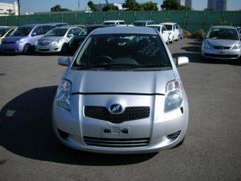 2005 Toyota Vitz Pictures