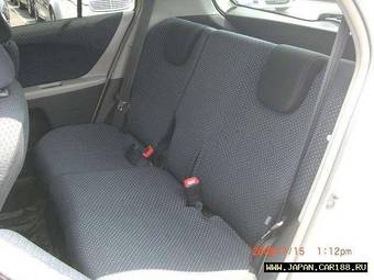 2005 Toyota Vitz Pictures