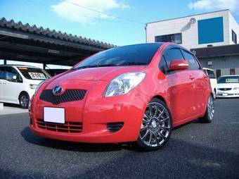 2005 Toyota Vitz Pictures