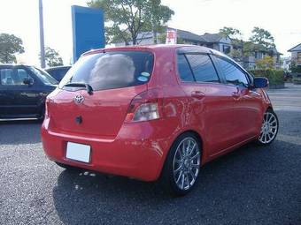 2005 Toyota Vitz Pics