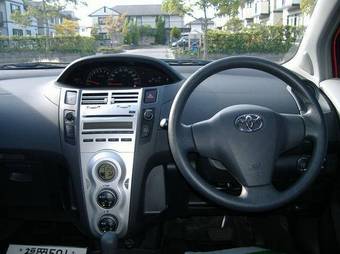 2005 Toyota Vitz Pictures