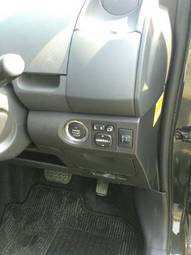 2005 Toyota Vitz Pictures