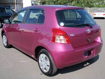 2005 Toyota Vitz Pictures