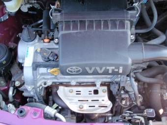 2005 Toyota Vitz Photos