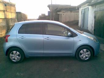 2005 Toyota Vitz Pics