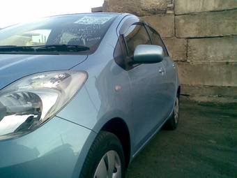 2005 Toyota Vitz Pictures