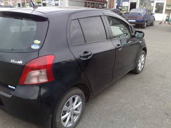 2005 Toyota Vitz Photos